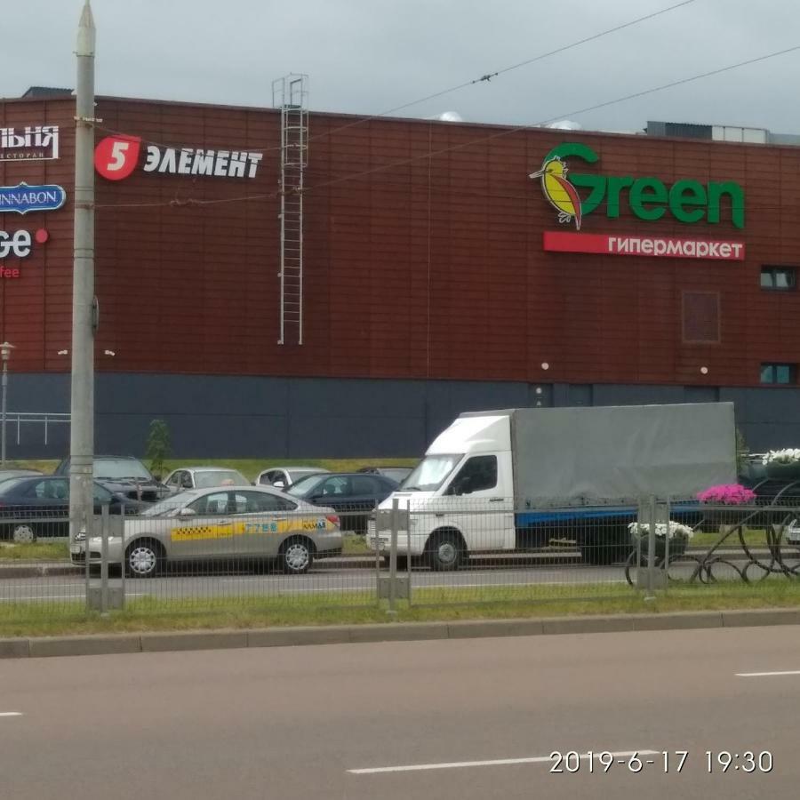 Комната Для Гостей Рядом С Станцией Метро Каменная Горка 明斯克 外观 照片